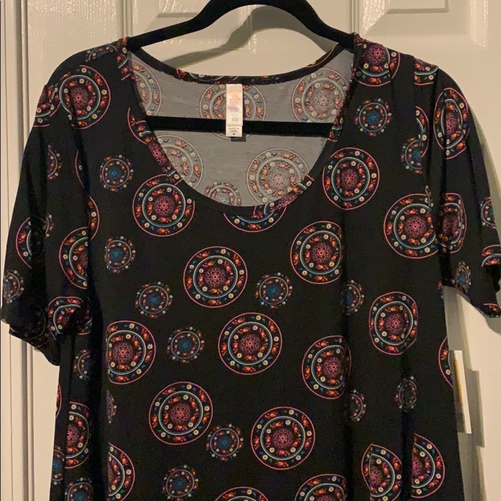 Lularoe BNWT Medium Perfect T